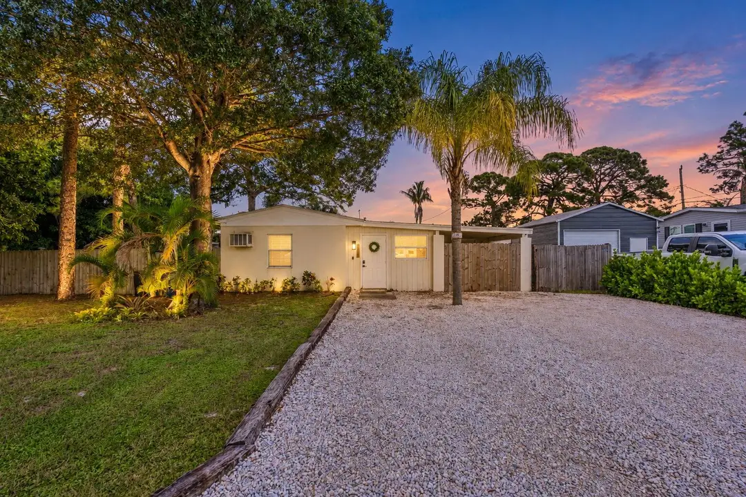 5317 SE ISABELITA Avenue, Stuart, FL 34997