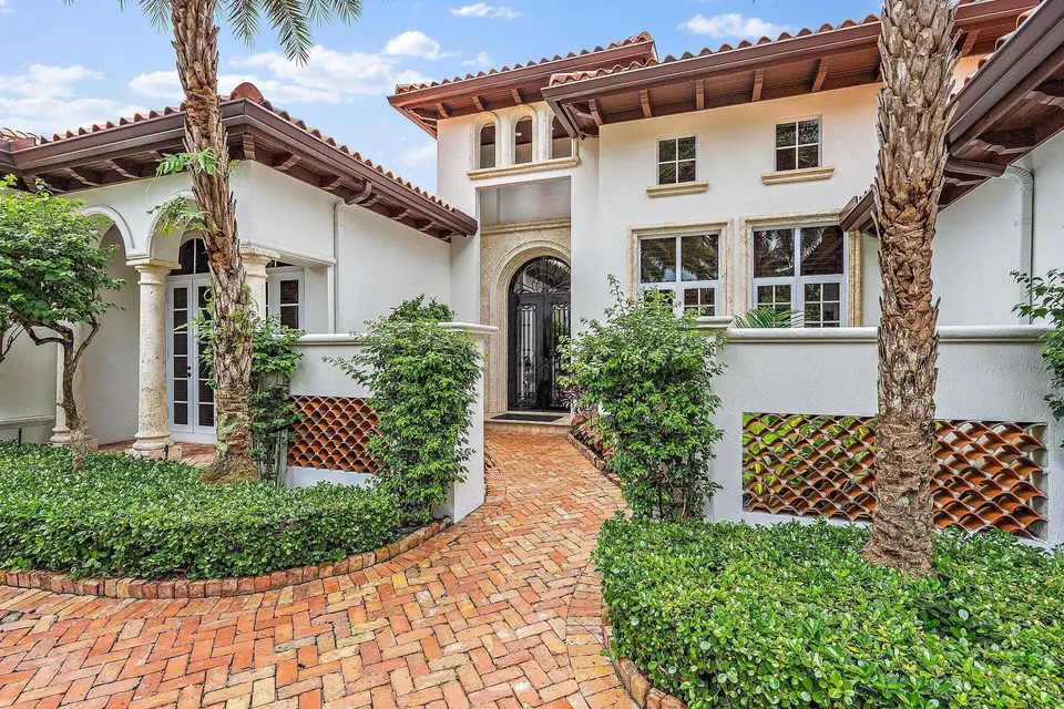817 Harbour Isles Place, North Palm Beach, FL 33410