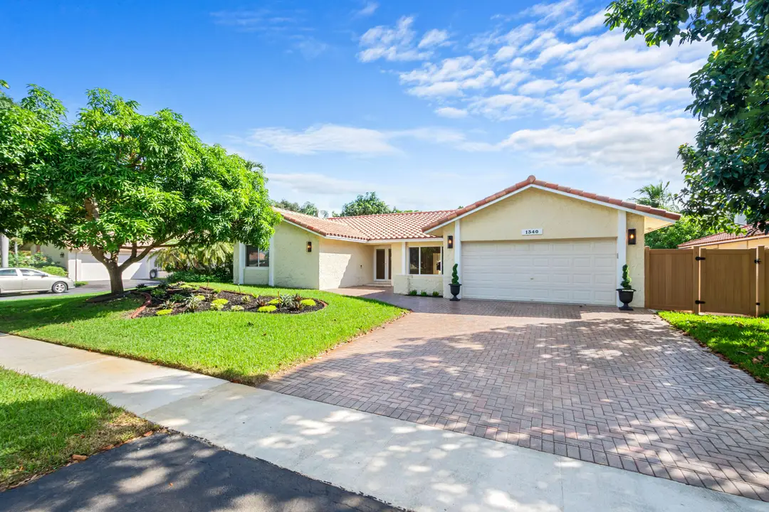 1340 NW 97TH Avenue, Plantation, FL 33322