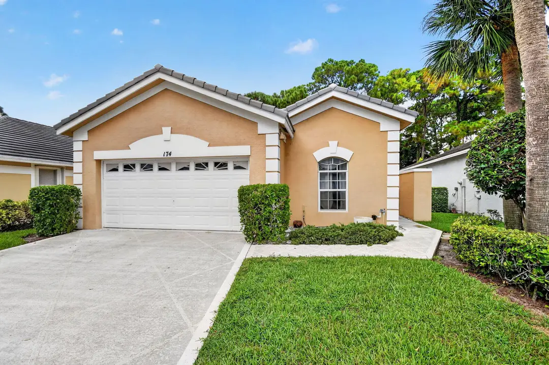 174 HARBOR LAKE Circle, Greenacres, FL 33413