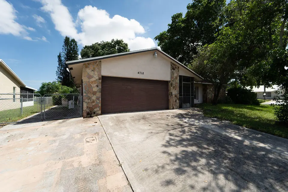 4718 Blue Pine Circle, Greenacres, FL 33463