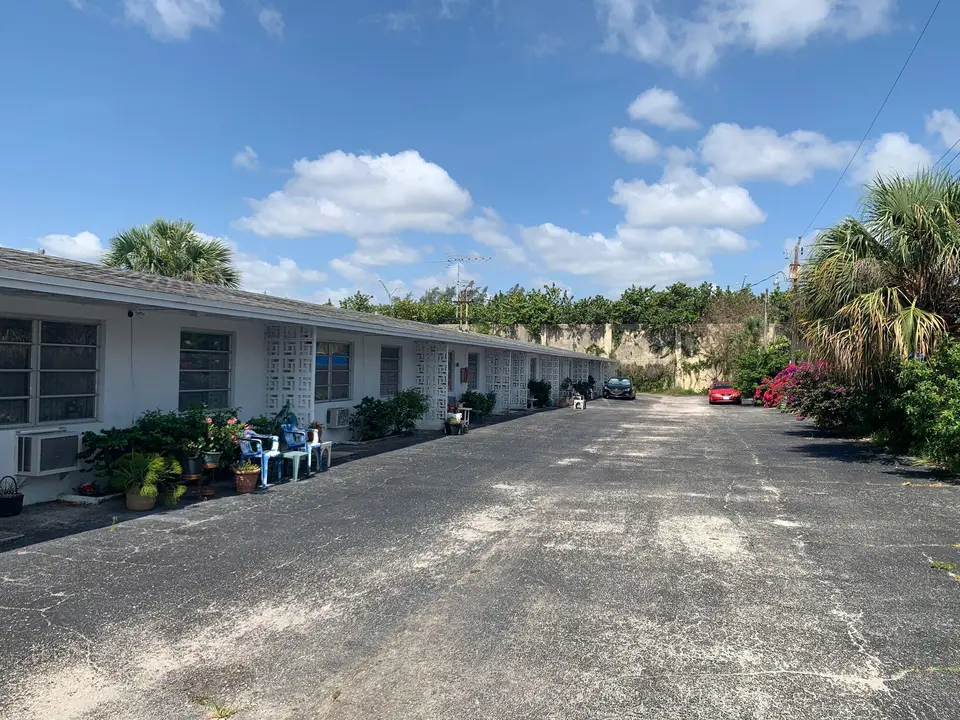 833 RIDGE Road 9, Lantana, FL 33462