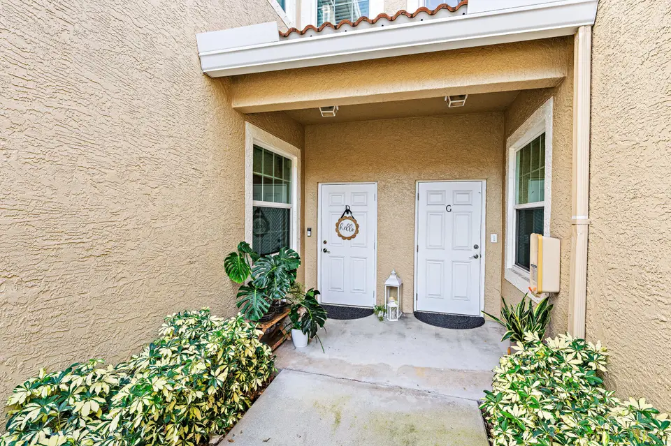 111 LIGHTHOUSE Circle D, Tequesta, FL 33469