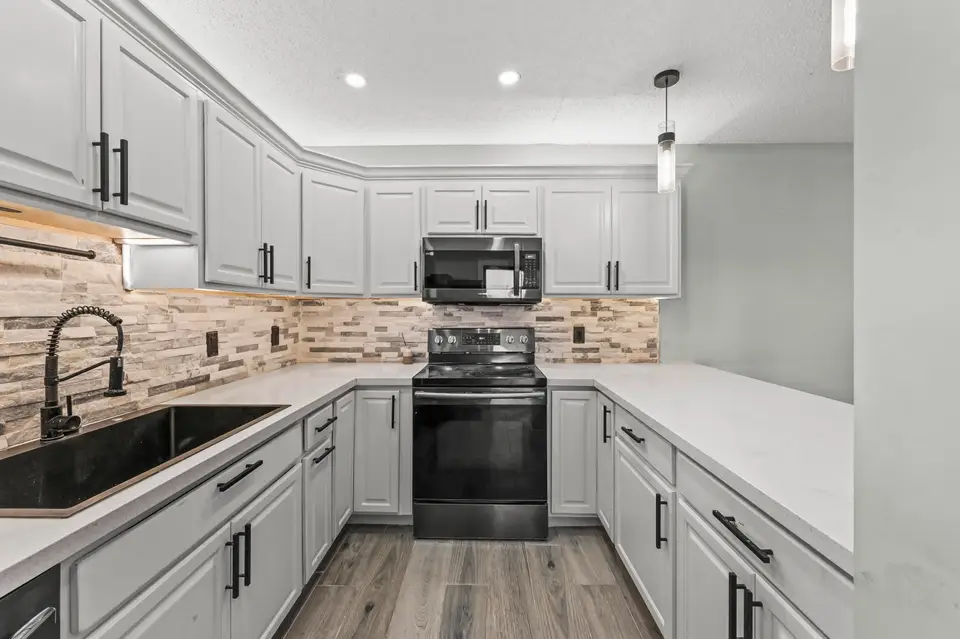 301 MIRAMAR Lane C1, Palm Beach Gardens, FL 33410