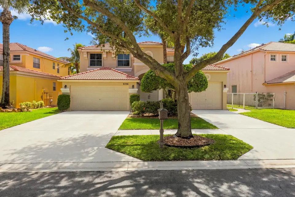 6346 Stonehurst Circle, Lake Worth, FL 33467