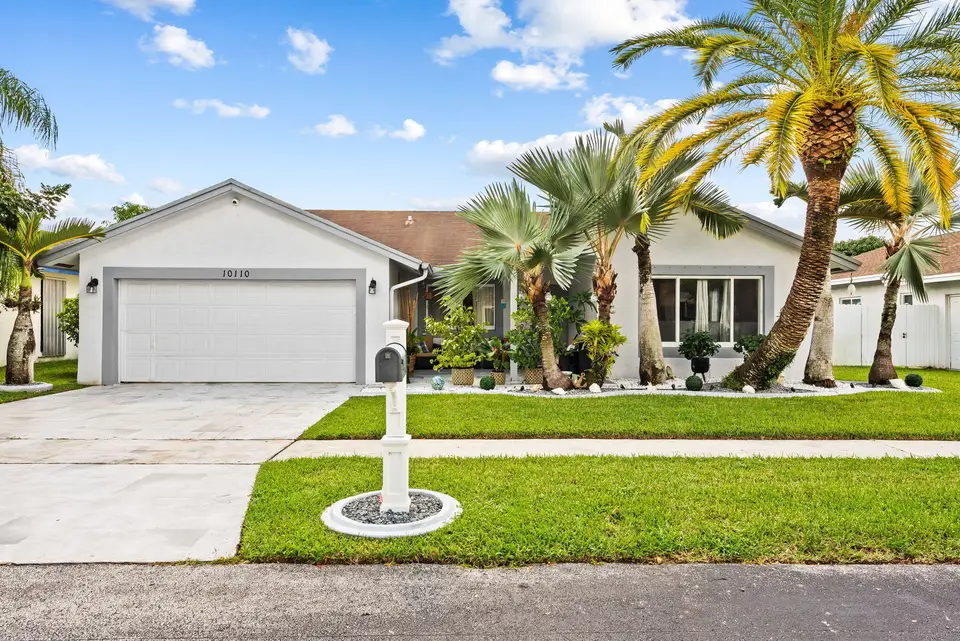 10110 SW 16TH Place, Davie, FL 33324