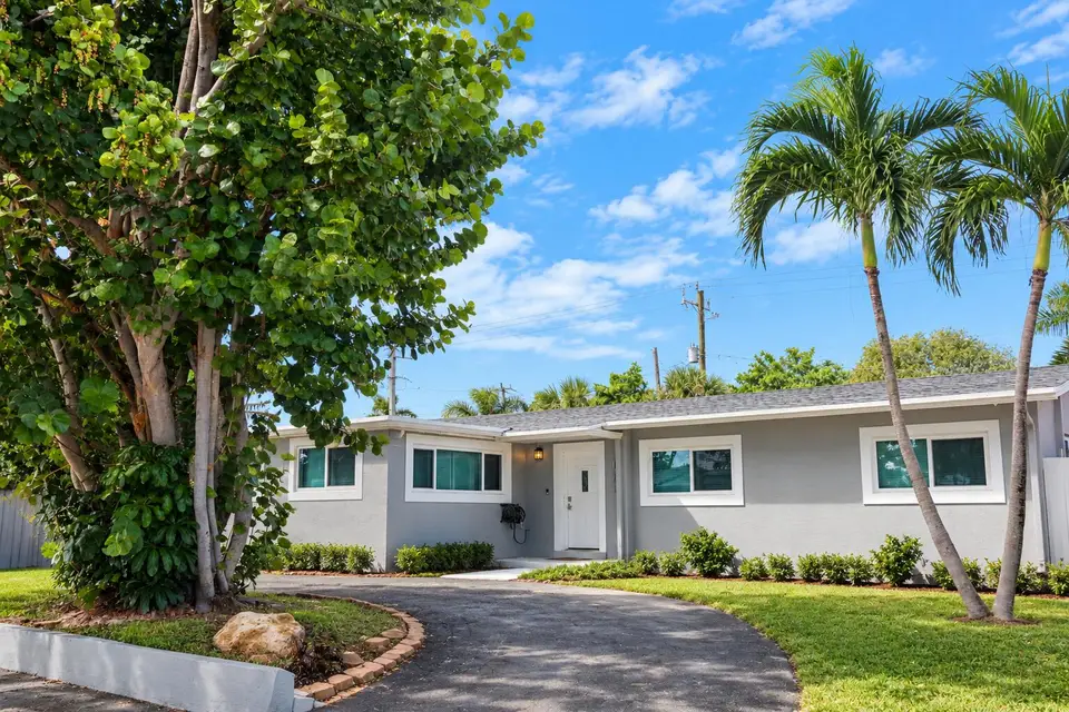 1343 W Ocean Avenue, Lantana, FL 33462