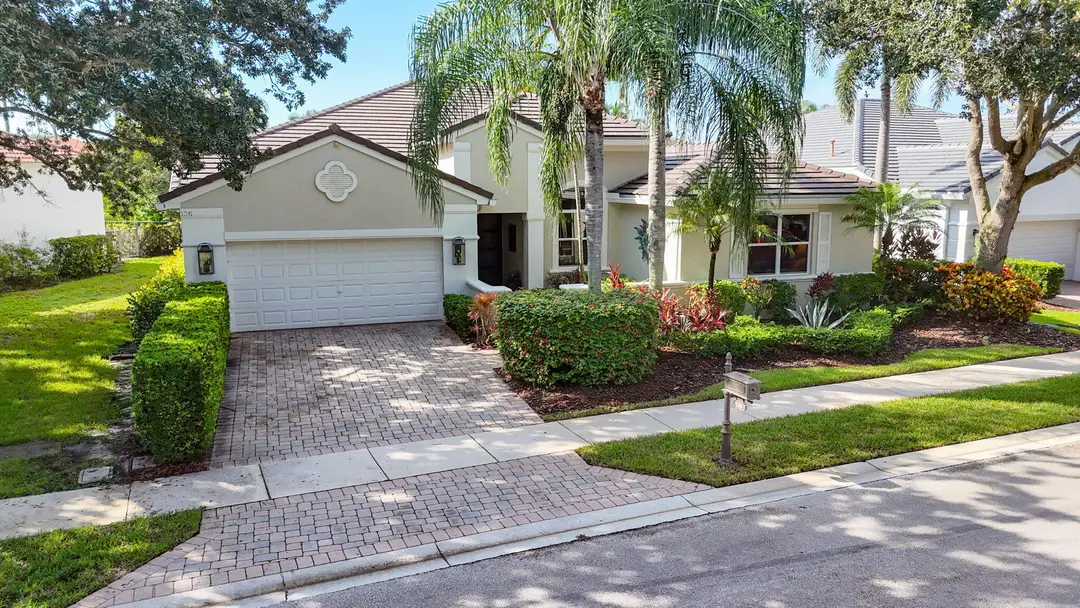136 SEDONA Way, Palm Beach Gardens, FL 33418