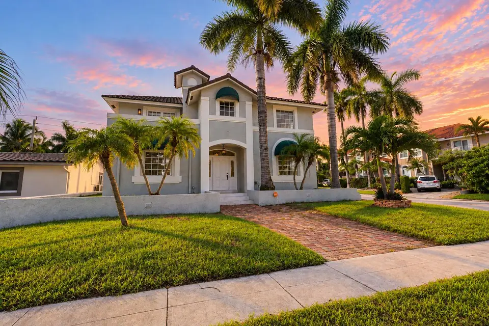 851 N 11TH Avenue, Hollywood, FL 33019