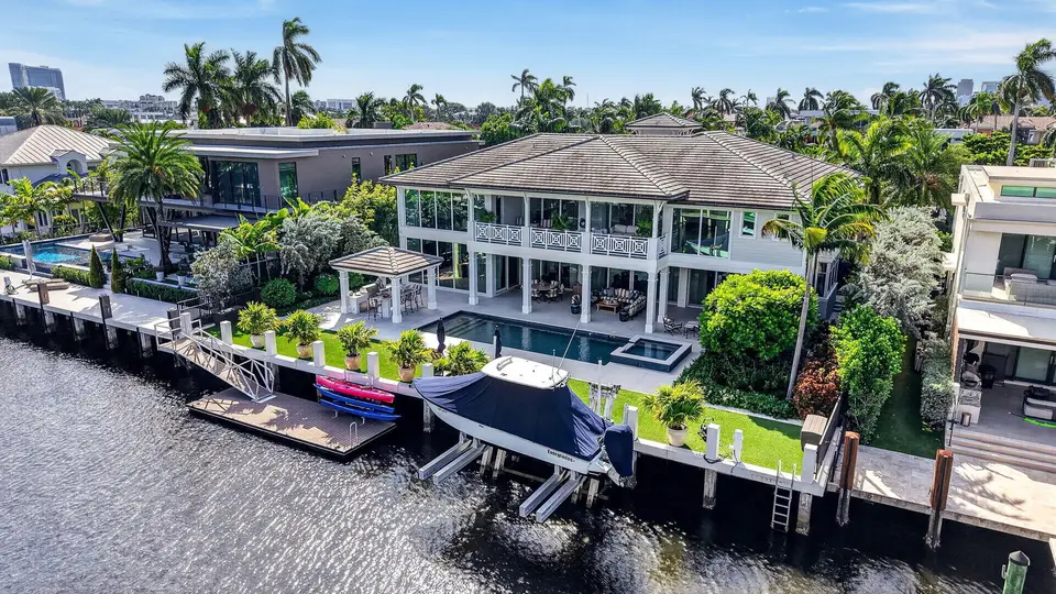 650 ISLE OF PALMS Drive, Fort Lauderdale, FL 33301