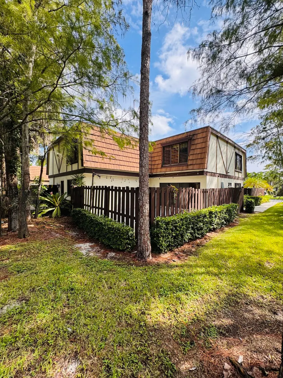 142 WEYBRIDGE Circle C, Royal Palm Beach, FL 33411