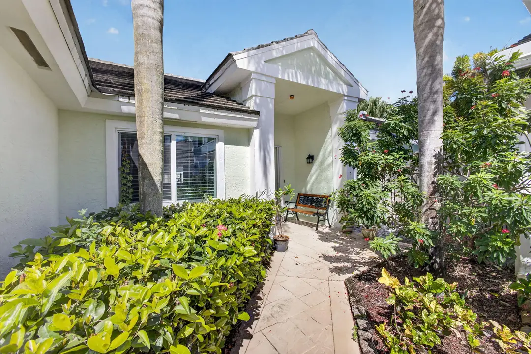 12 COMMODORE Place, Palm Beach Gardens, FL 33418