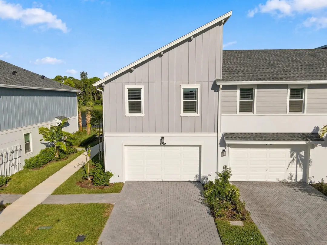 4242 Brookgreen Square, Westlake, FL 33470