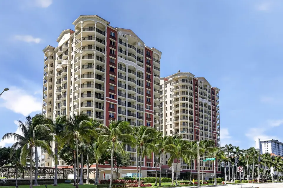 2011 N OCEAN Boulevard 205, Fort Lauderdale, FL 33305