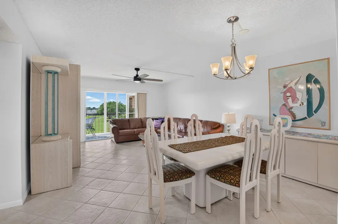 6936 HUNTINGTON Lane 403, Delray Beach, FL 33446