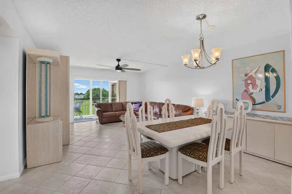 6936 HUNTINGTON Lane 403, Delray Beach, FL 33446