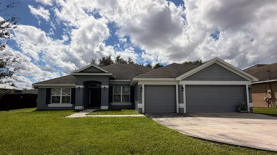 5237 NW REBA Circle, Port St. Lucie, FL 34986