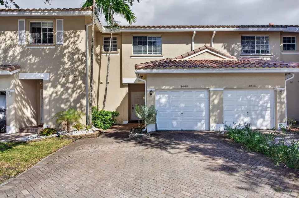 4040 NW 90TH Way, Sunrise, FL 33351