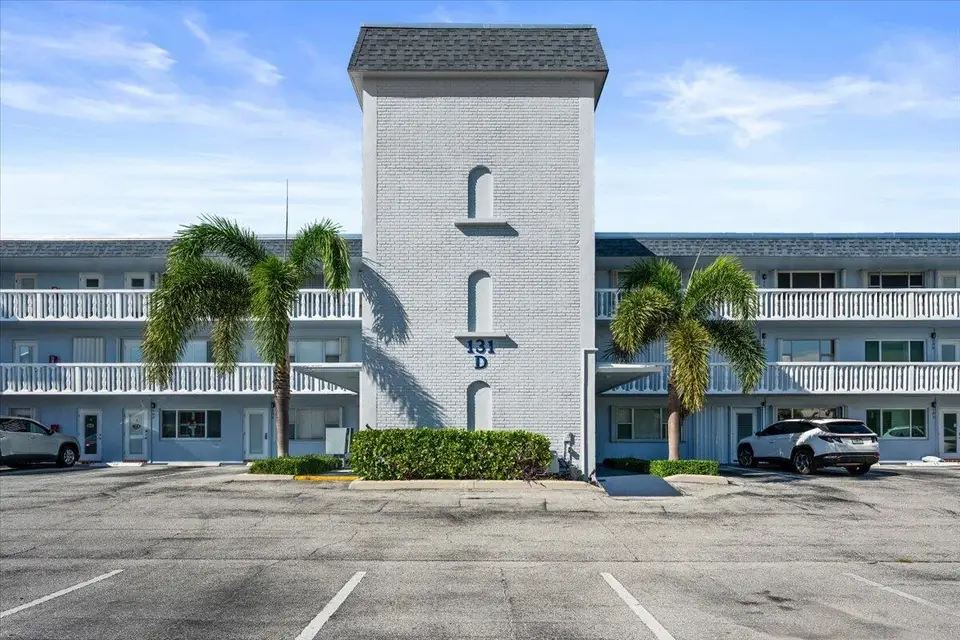 131 Doolen Court 207, North Palm Beach, FL 33408