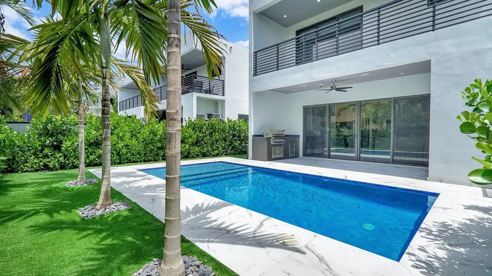 1620 NE 5TH Court B, Fort Lauderdale, FL 33301