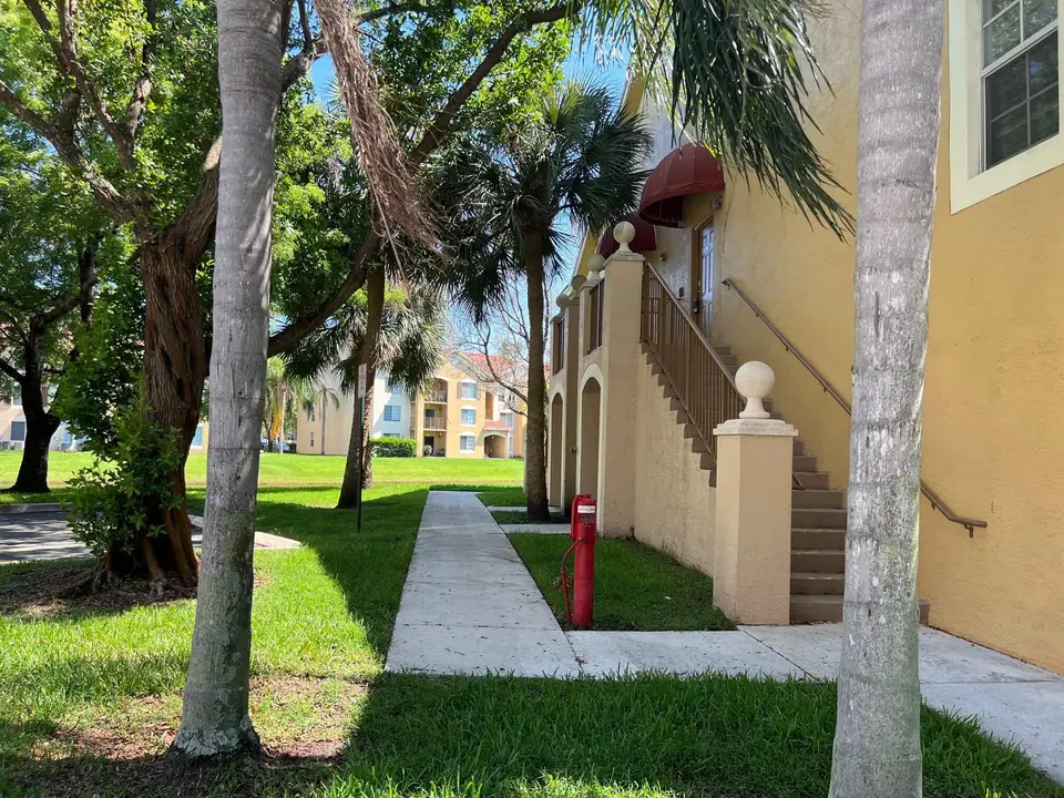 4220 SAN MARINO Boulevard 201, West Palm Beach, FL 33409