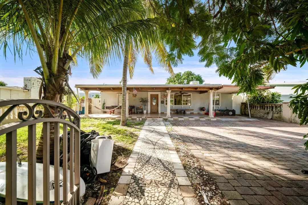 1020 FOREST Court, West Palm Beach, FL 33405