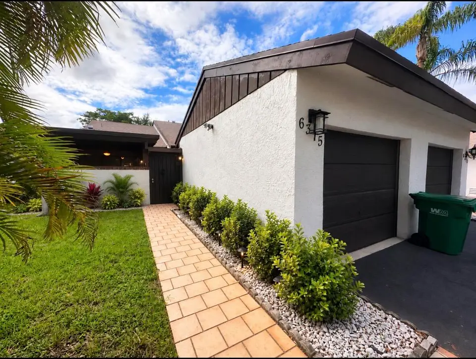 6375 PINEHURST Circle W D38, Tamarac, FL 33321
