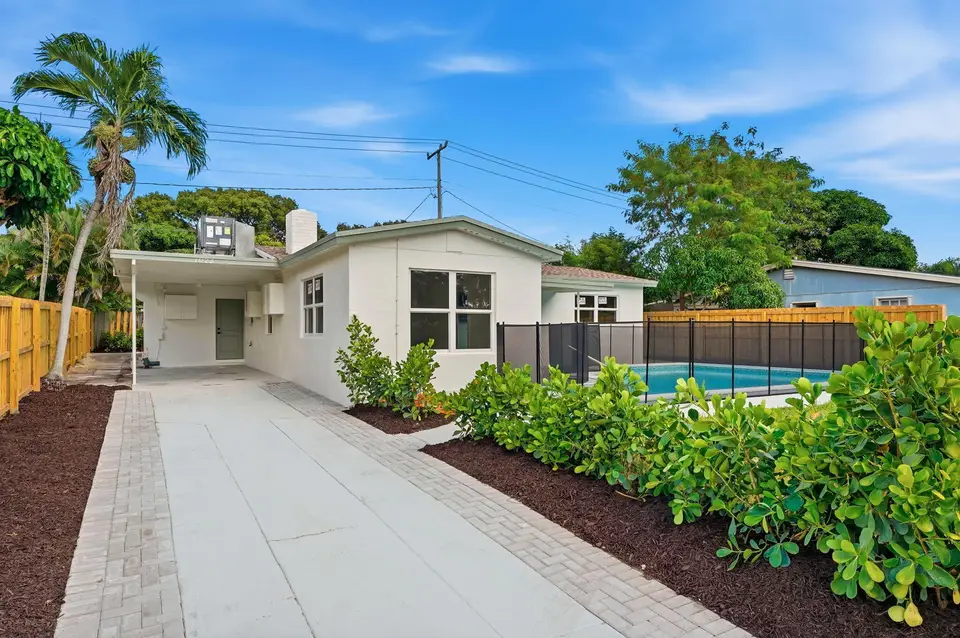 1023 Andrews Road, West Palm Beach, FL 33405