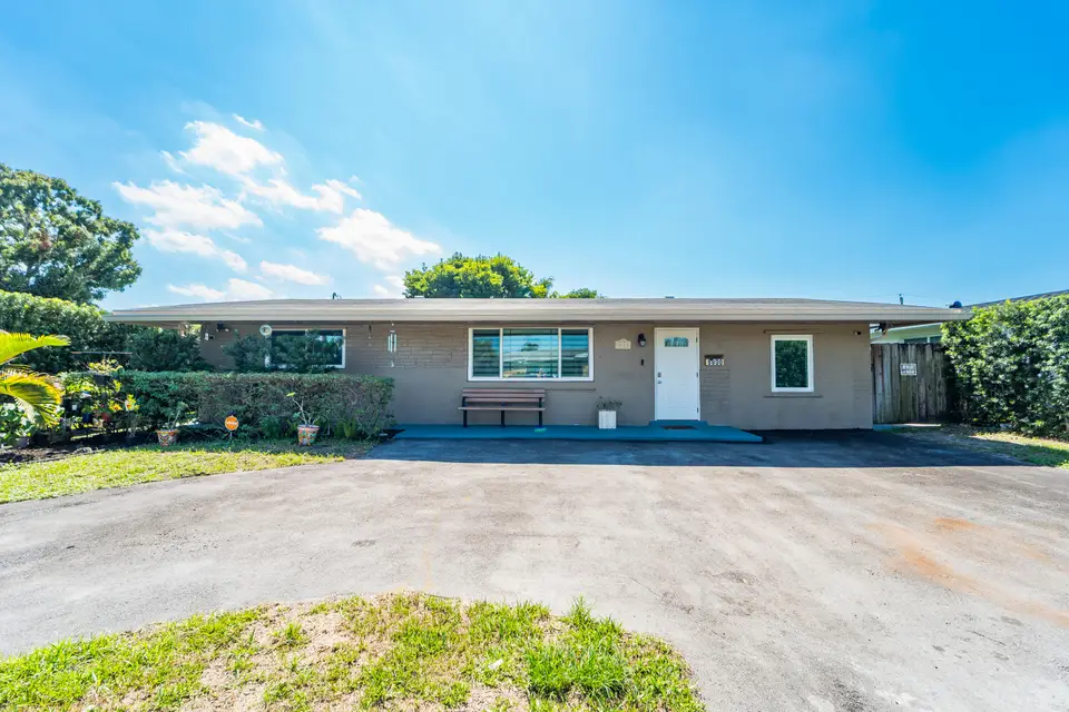 8800 NW 15TH Street, Pembroke Pines, FL 33024