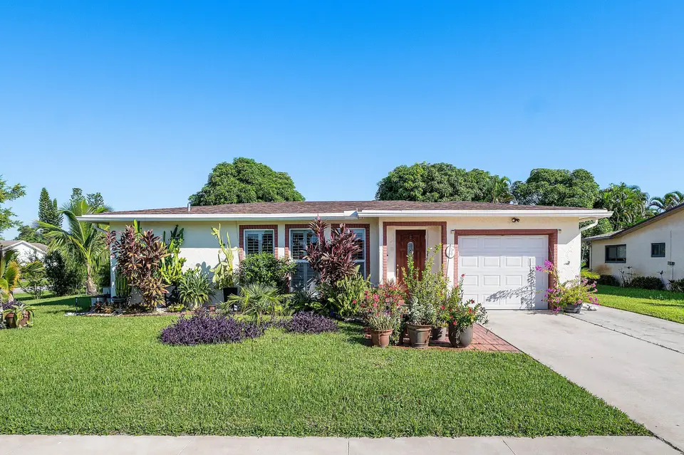 6395 Whispering Wind Way, Delray Beach, FL 33484