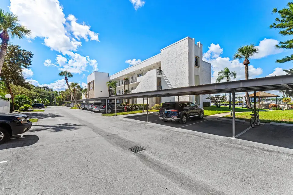 1950 SW Palm City Road 4-102, Stuart, FL 34994