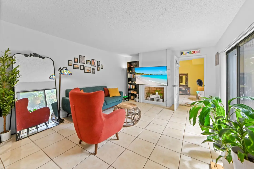 08 Living room 02