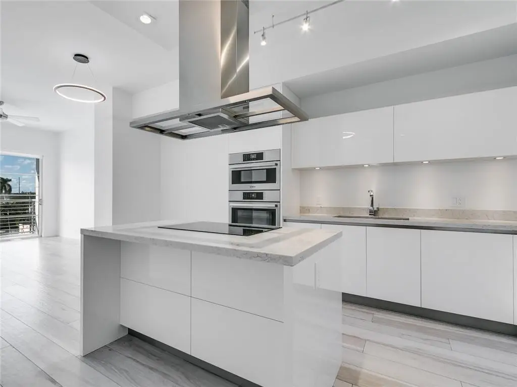 155 E BOCA RATON Road 424, Boca Raton, FL 33432