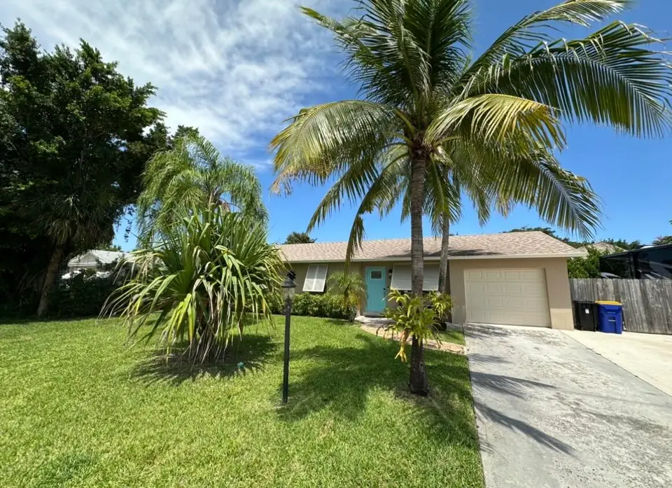 19043 SE Fearnley Drive, Tequesta, FL 33469