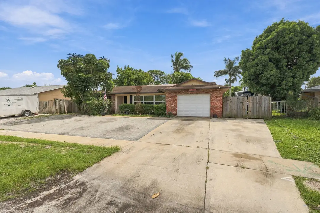 1275 Scottsdale Road S, West Palm Beach, FL 33417