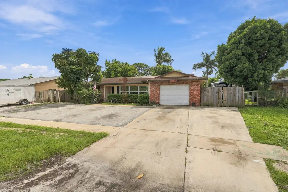1275 Scottsdale Road S, West Palm Beach, FL 33417