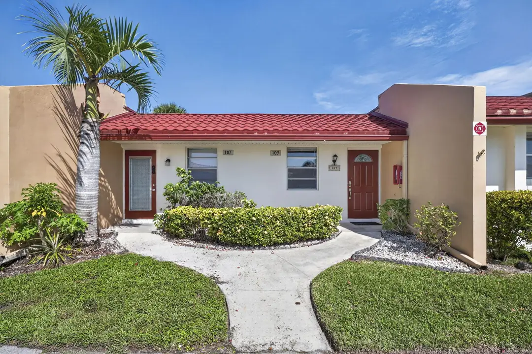 109 LAKE BARBARA Drive, West Palm Beach, FL 33411