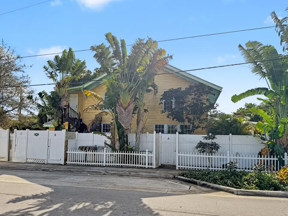 201 S Swinton Avenue B, Delray Beach, FL 33444