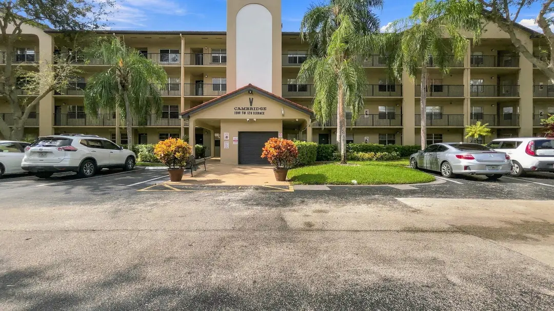 1000 SW 128th Terrace 410V, Pembroke Pines, FL 33027