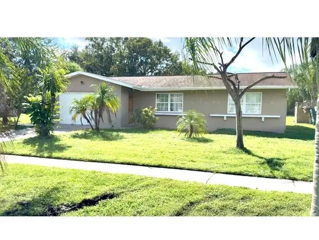 262 NE Brunson Court, Port St. Lucie, FL 34983