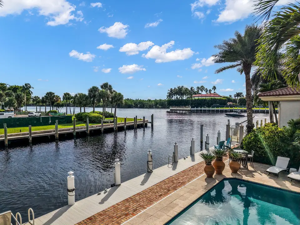 1014 Grand Court, Highland Beach, FL 33487