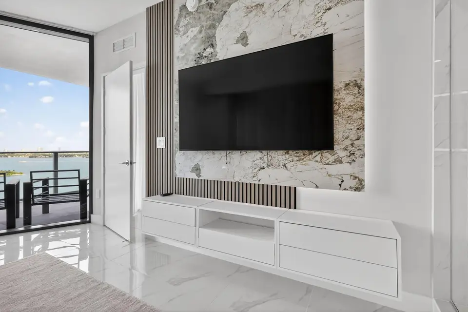 700 NE 24th Street 2006, Miami, FL 33137