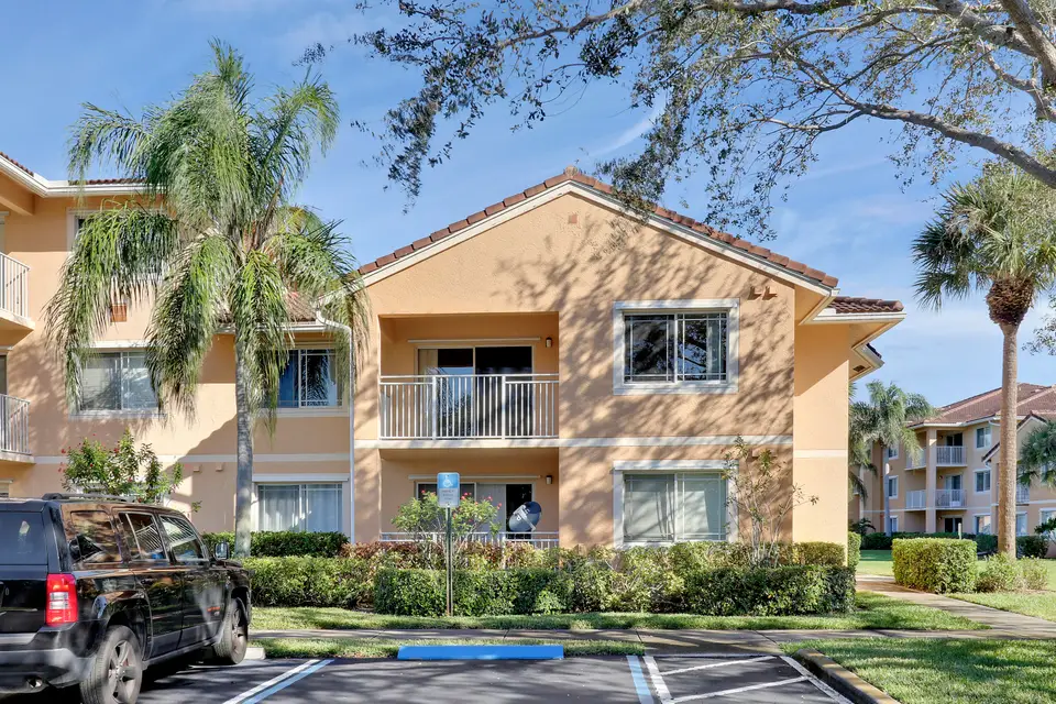 181 SW PALM Drive 207, Port St. Lucie, FL 34986