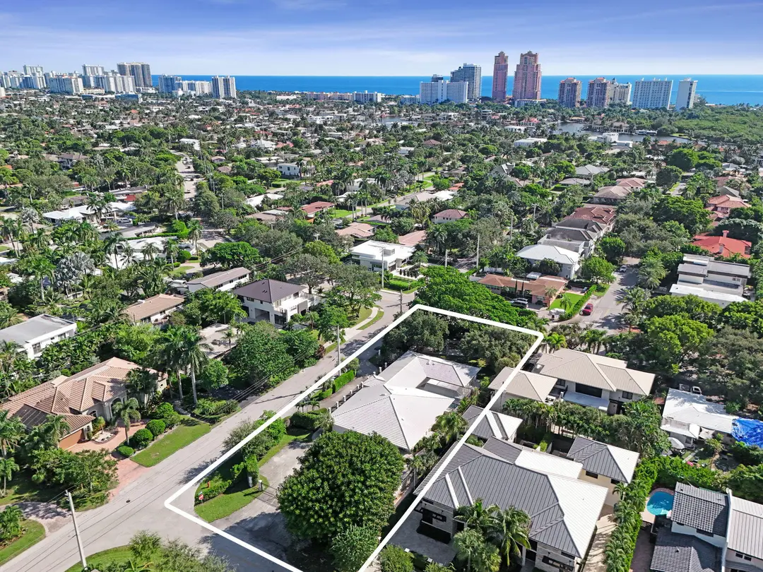 2600 NE 21st Street, Fort Lauderdale, FL 33305