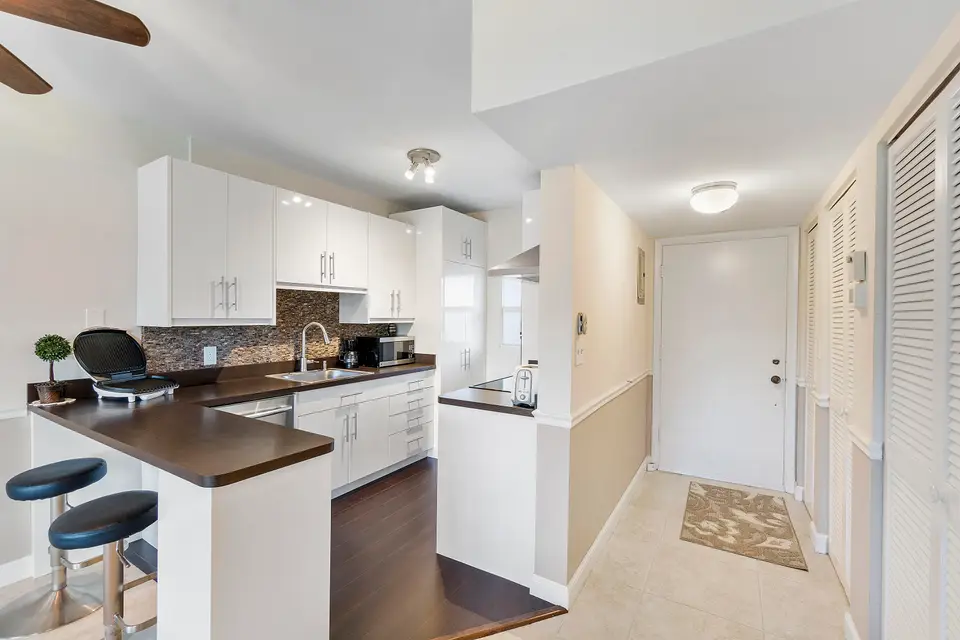 5401 NW 2ND Avenue 3220, Boca Raton, FL 33487