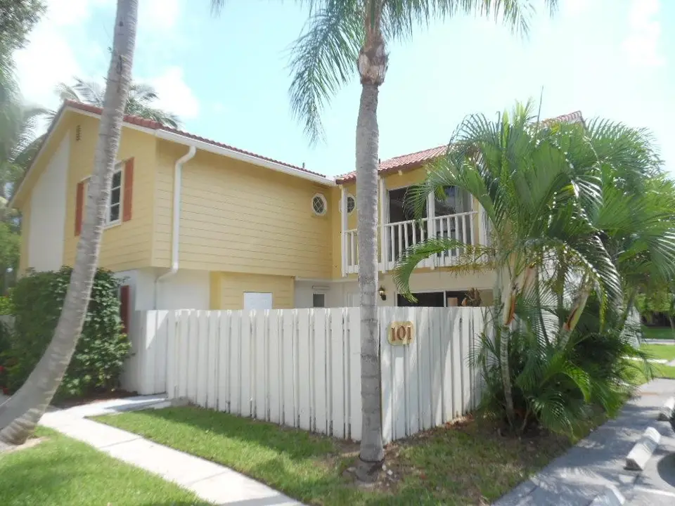 101 SEABREEZE Circle, Jupiter, FL 33477