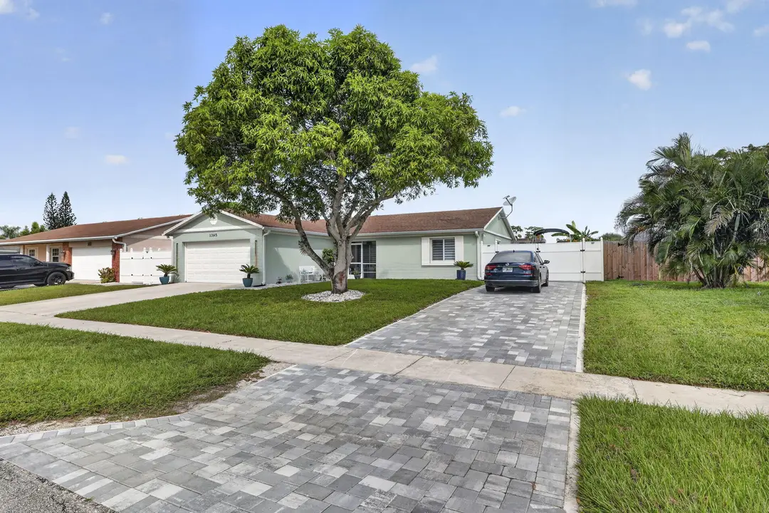 10145 Penzance Lane, Royal Palm Beach, FL 33411