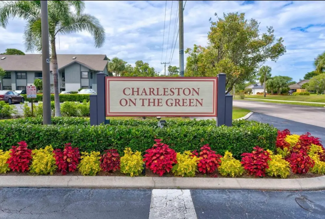 6276 SE CHARLESTON Place 102, Hobe Sound, FL 33455