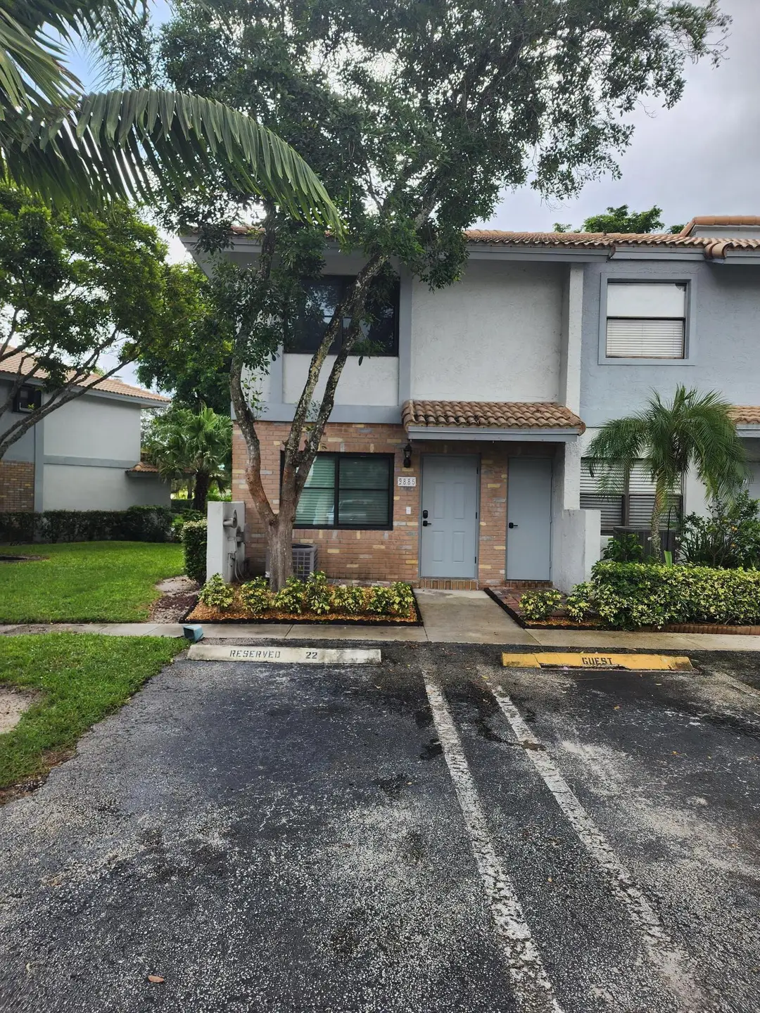 9885 Riverside Drive, Coral Springs, FL 33071