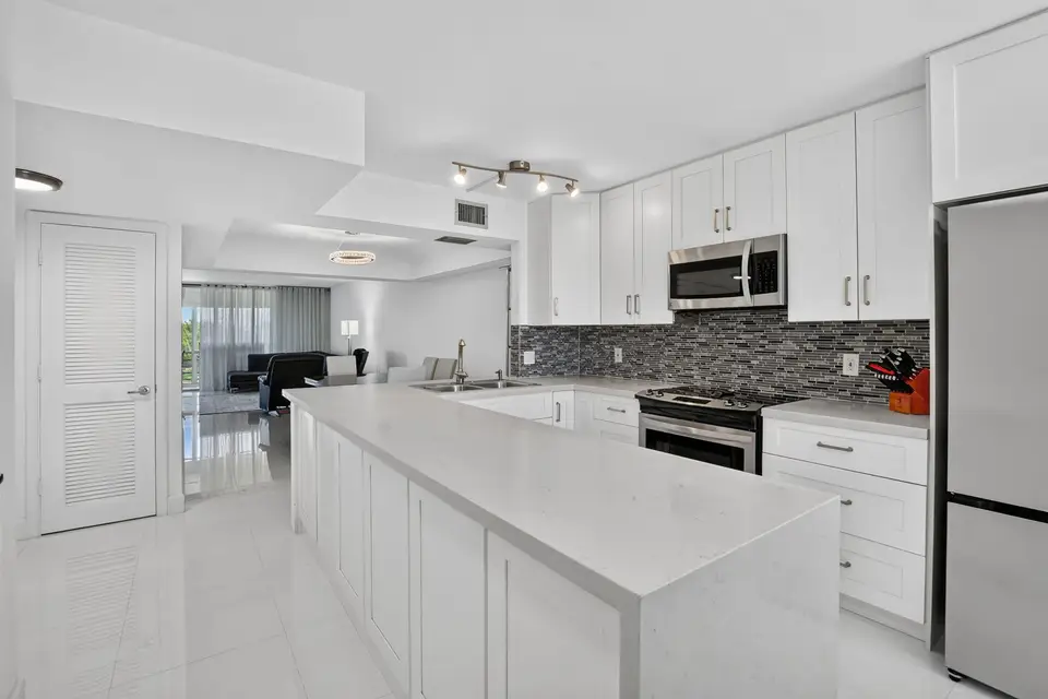23099 BARWOOD Lane N 308, Boca Raton, FL 33428